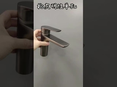 Torneira de lavatório PVC com punhos em zinco fundido, cor prata brilhante