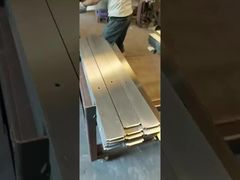 Mãos de aço inoxidável